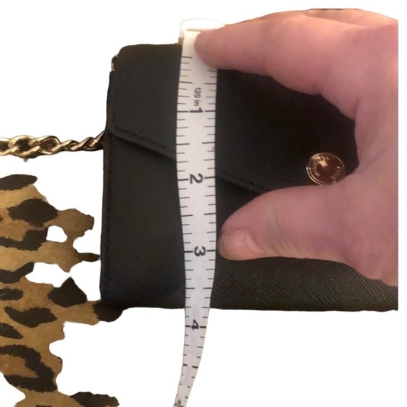 Micheal Kors black crossbody like new never used - Picture 3 of 10